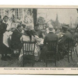 american-officers-on-leave-taking-tea-with-their-french-friends-3843