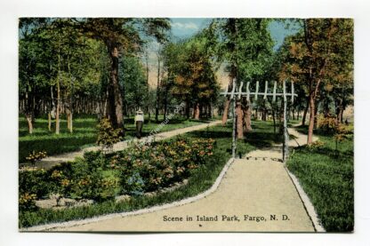 scene-in-island-park-fargo-north-dakota-3877