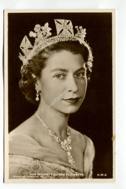 her-majesty-queen-elizabeth-dw2-4522
