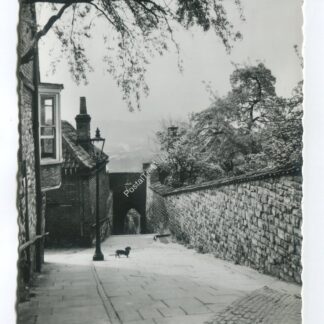 120323uk047